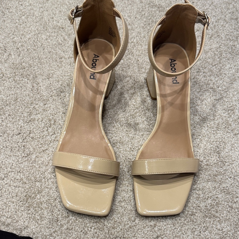 Abound Women's Tan Heeled Sandals